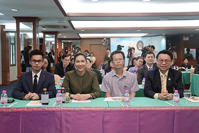สวนสุนันทา จับมือกรมแพทย์แผนไทย เดินหน้าหลักสูตรกัญชาเวชศาสตร์แห่งแรกเพื่อผลประโยชน์ทางการแพทย์พร้อมเดินหน้าเปิดสอนปลายปีนี้ สวนสุนันทา จับมือกรมแพทย์แผนไทย เดินหน้าหลักสูตรกัญชาเวชศาสตร์แห่งแรกเพื่อผลประโยชน์ทางการแพทย์พร้อมเดินหน้าเปิดสอนปลายปีนี้